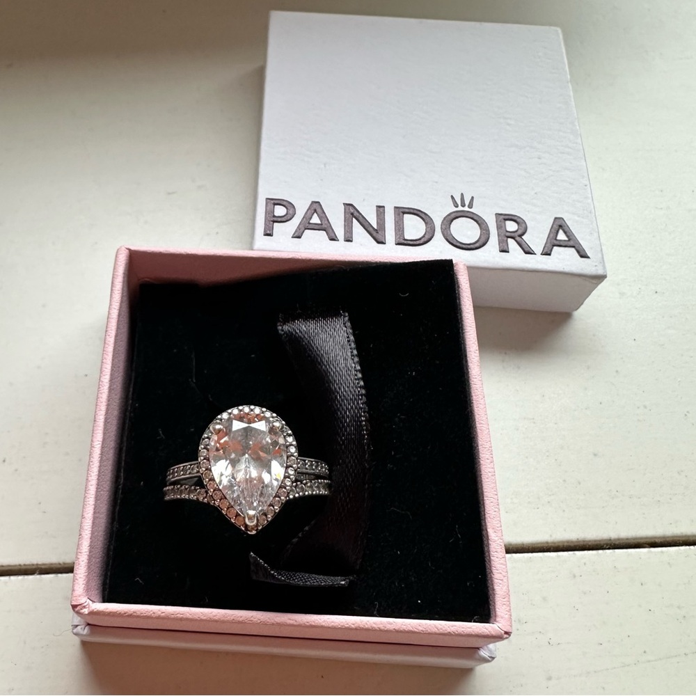 Women’s ring size 5- like new- only worn on few occasions. 1 year old.